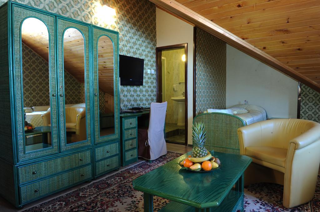 Klub Satelit Zlatibor Bed and Breakfast Buitenkant foto