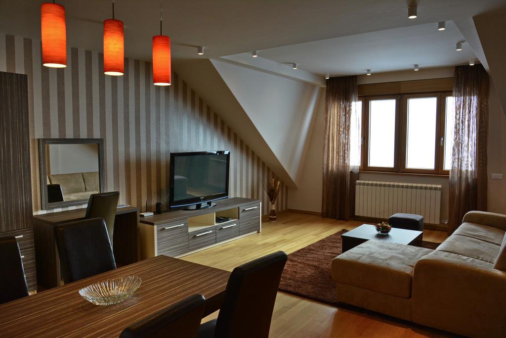 Klub Satelit Zlatibor Bed and Breakfast Buitenkant foto