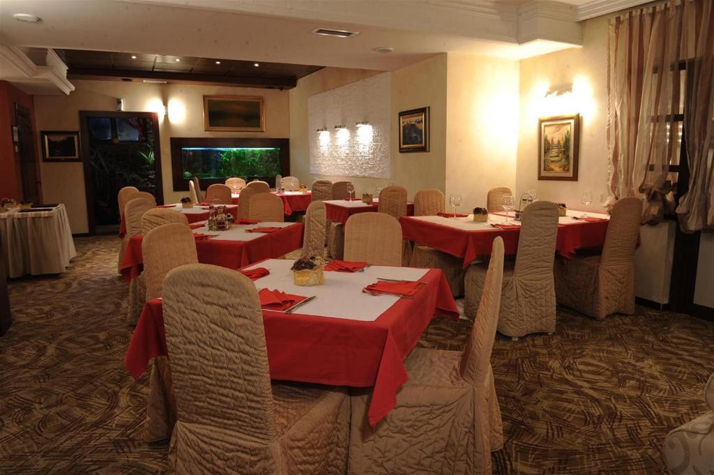 Klub Satelit Zlatibor Bed and Breakfast Buitenkant foto
