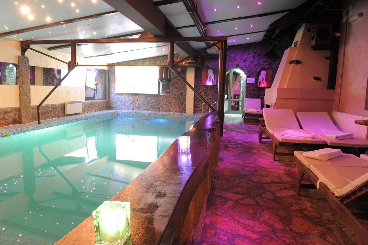 Klub Satelit Zlatibor Bed and Breakfast Buitenkant foto