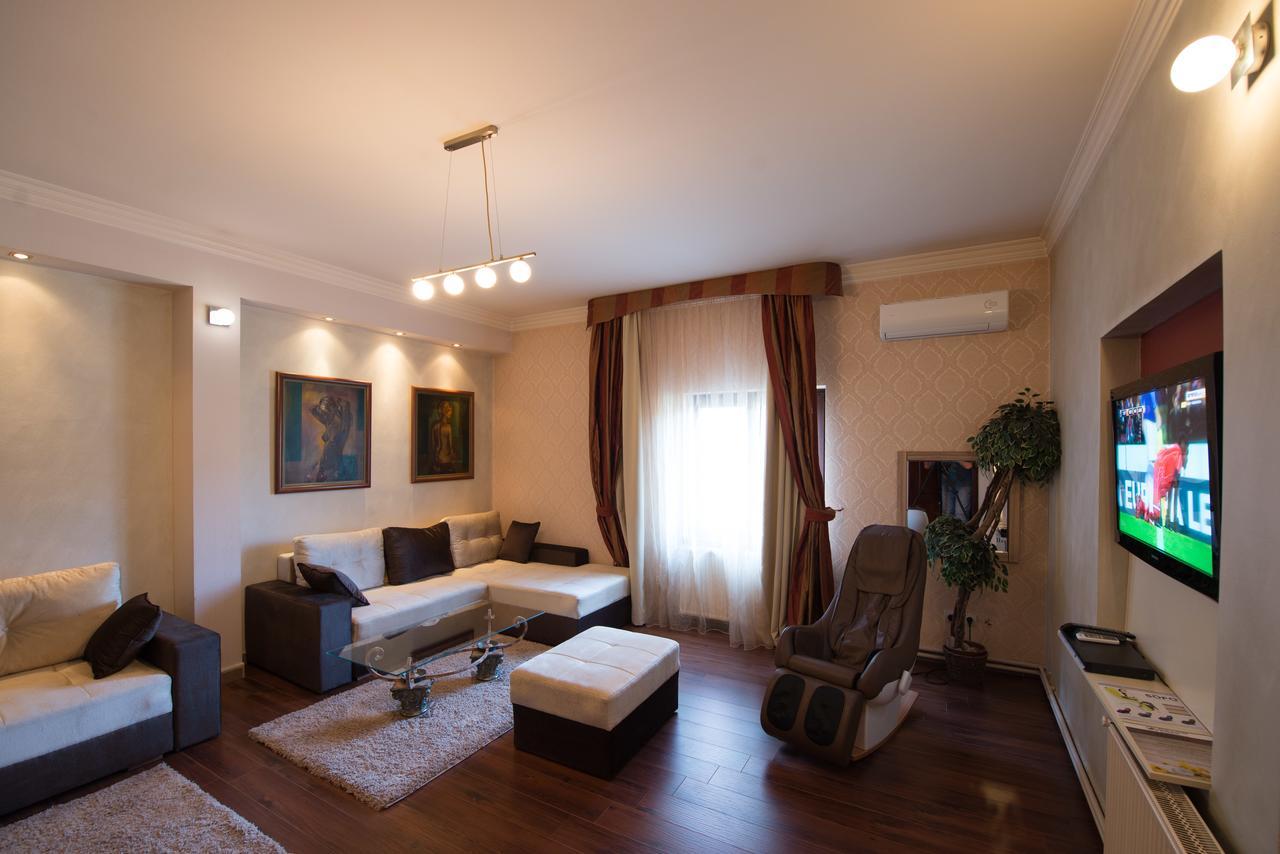 Klub Satelit Zlatibor Bed and Breakfast Buitenkant foto