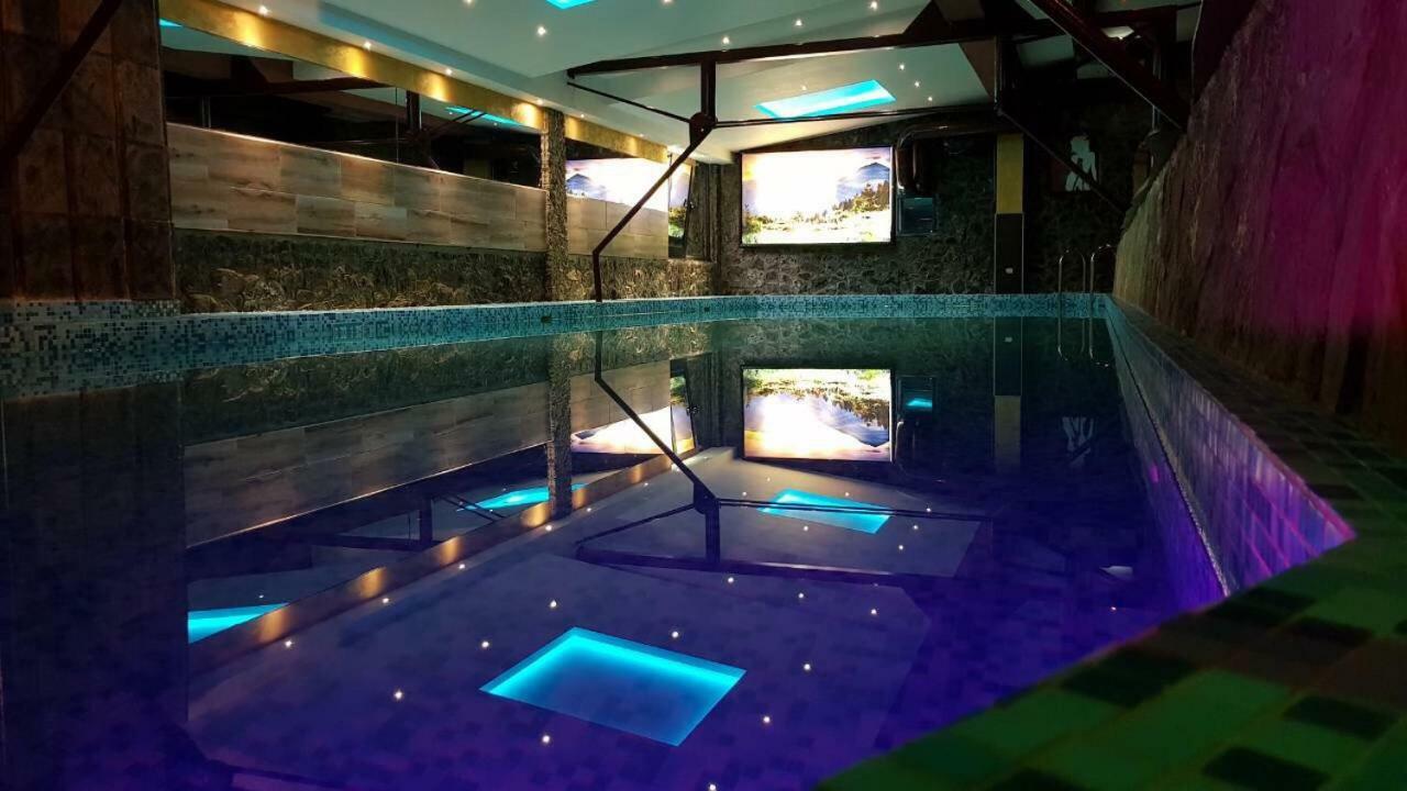 Klub Satelit Zlatibor Bed and Breakfast Buitenkant foto