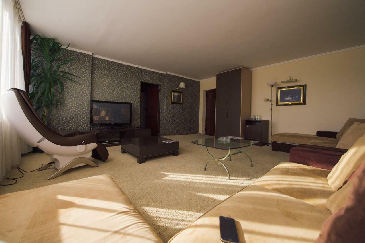 Klub Satelit Zlatibor Bed and Breakfast Buitenkant foto