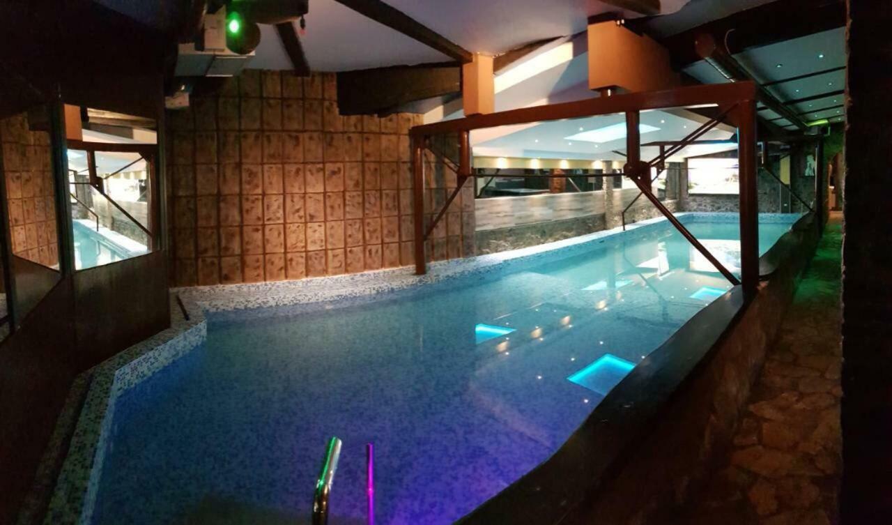 Klub Satelit Zlatibor Bed and Breakfast Buitenkant foto